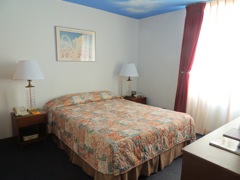 Waikiki_Holiday Surf Hotel_One Bedroom Queen 01