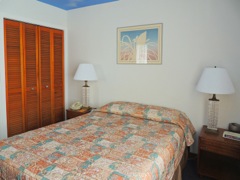 Waikiki_Holiday Surf Hotel_One Bedroom Queen 03